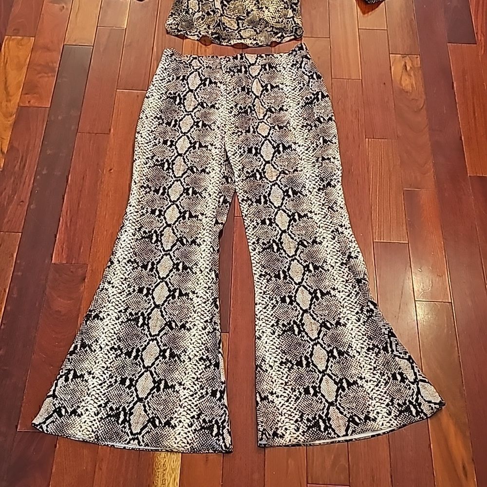 Snake Print Zara Outfit Two Pieces Bell Bottom Pants Long sleeve Top Lightweight - Picture 2 of 6